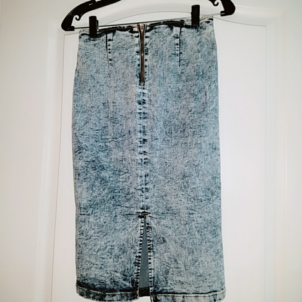 ACID WASH JEAN SKIRT